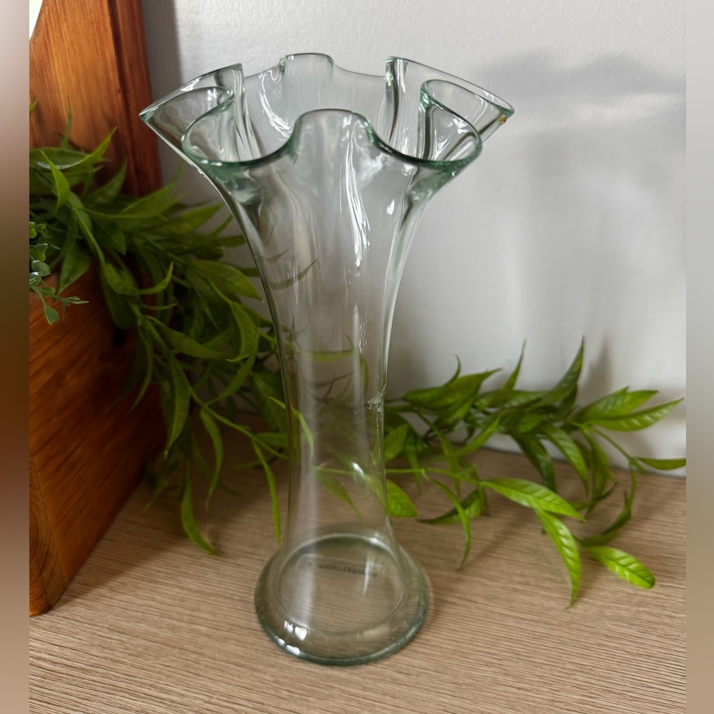 Elegant Glass Vase - Clear (Light green tint)